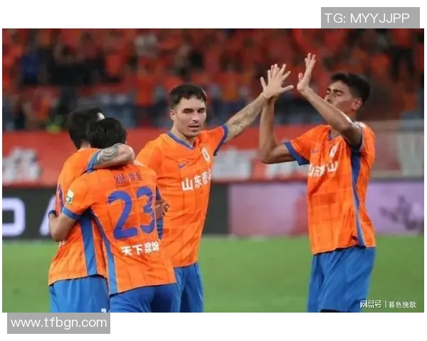 中国足球罕见无槽点球星崛起,实力与人气双赢引发广泛关注 中国足球罕见无槽点球星崛起,实力与人气双赢引发广泛关注