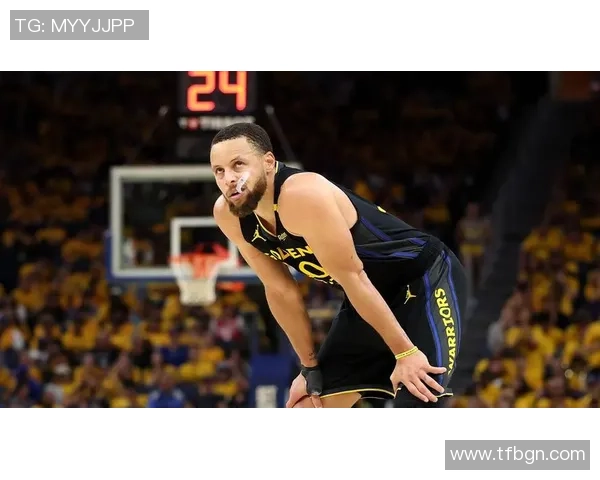 盘点顶级球星足球射门脚法解析全面展示进攻艺术魅力 盘点顶级球星足球射门脚法解析全面展示进攻艺术魅力