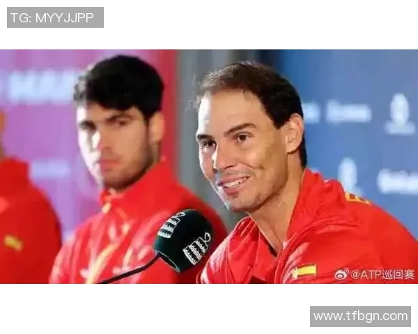 足球传奇谢幕时刻 球星退役背后的辉煌与遗憾